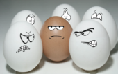 Агрофирма закупает яйца в двух домашних хозяйствах. 35% яиц из первого хозяйства - яйца высшей категории, а из второго хозяйства - 15% яиц высшей категории. Всего высшую категорию получают 30% яиц. Найдите вероятность того, что яйцо, купленное у этой агрофирмы, окажется из первого хозяйства.